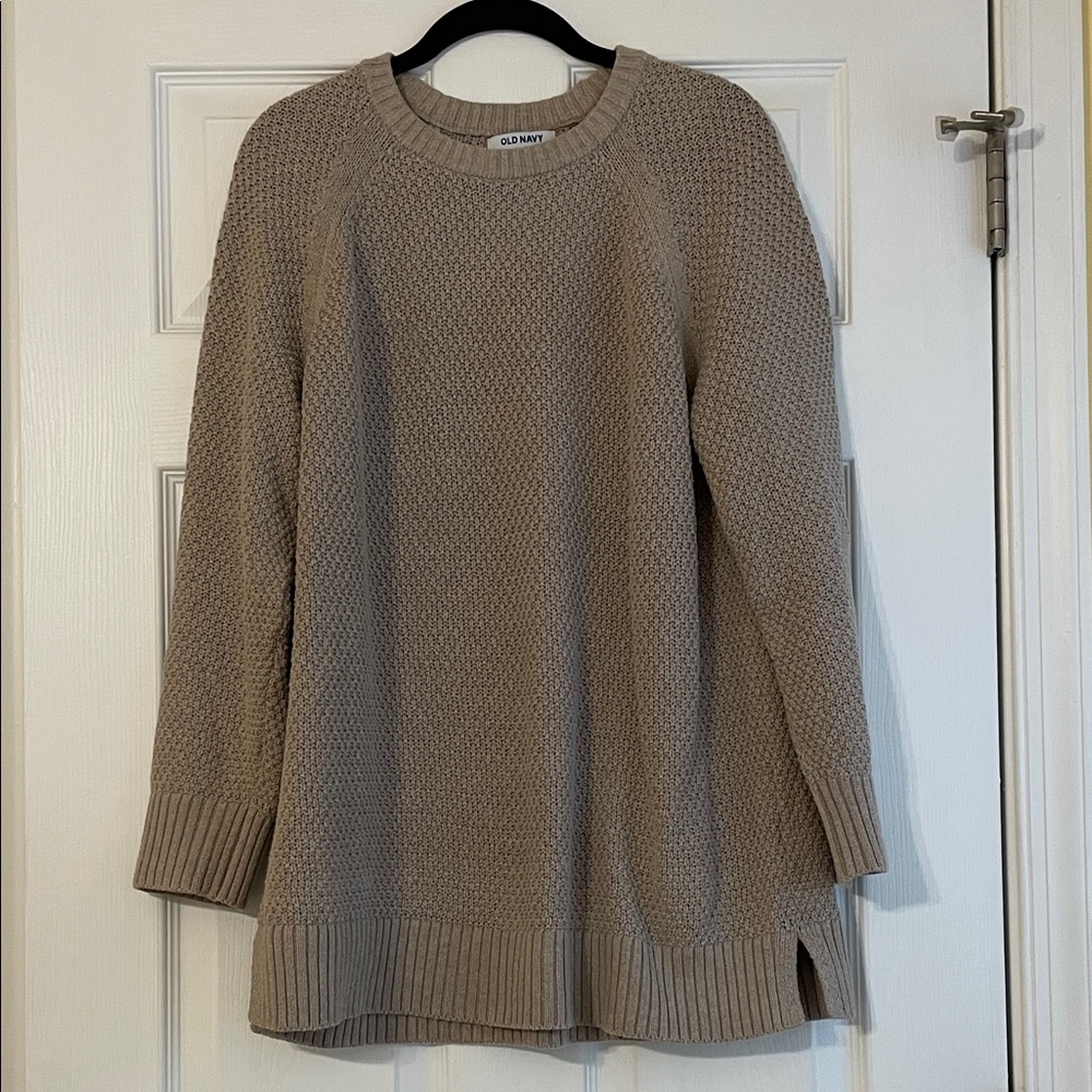 Old Navy Women's Beige Crew Neck Sweater